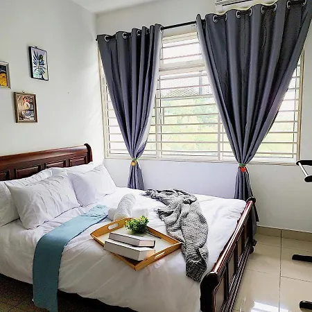 Putrajaya Dwiputra 6 Plus 1 Pax Blissful Fully Air-Con Suite Exterior photo